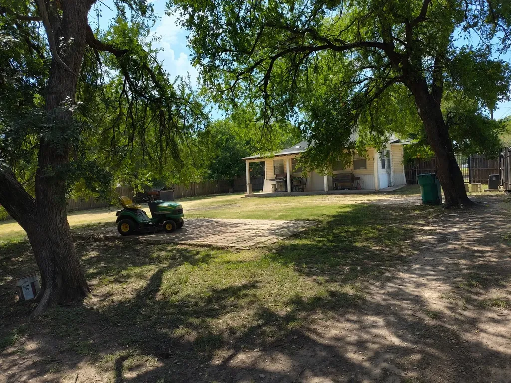 401 Powers Street Lacy Lakeview TX 76705