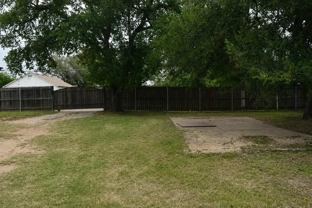 401 Powers Street Lacy Lakeview TX 76705