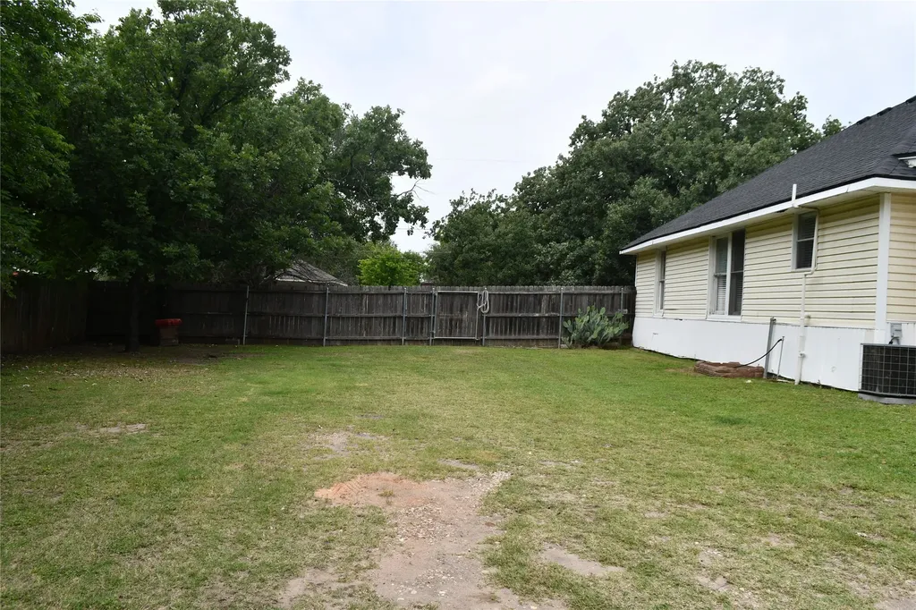 401 Powers Street Lacy Lakeview TX 76705