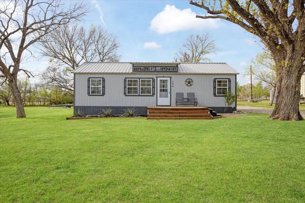 106 Red Bud Street Ravenna TX 75476