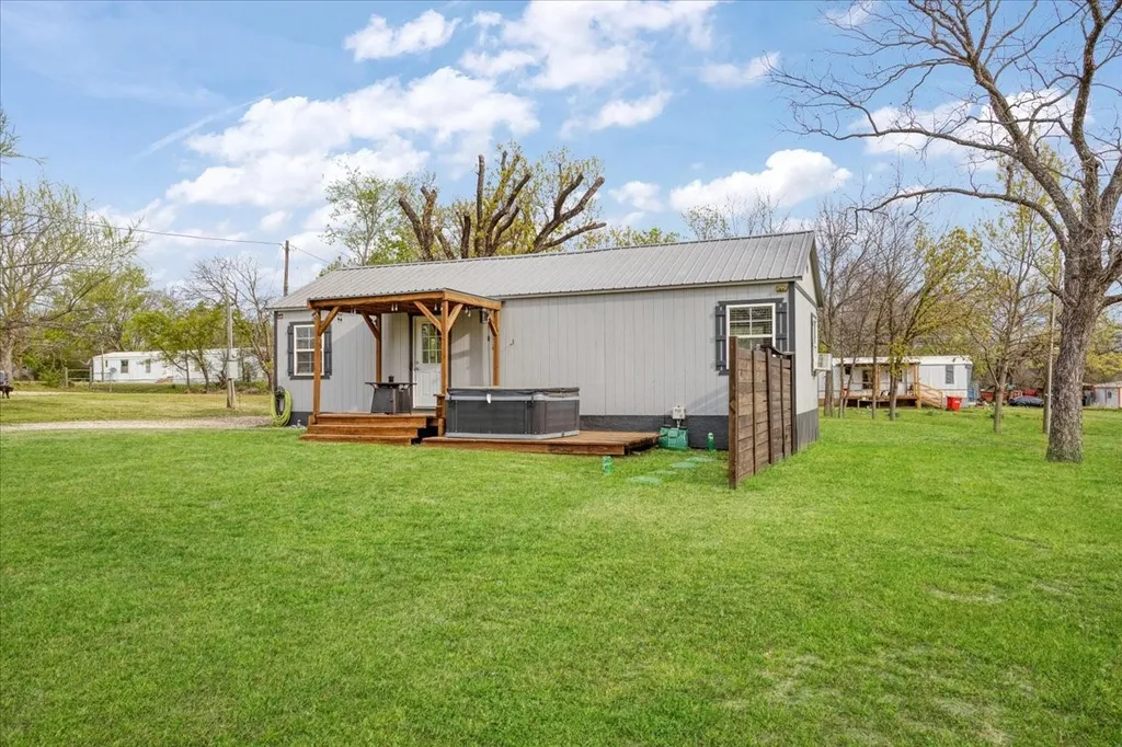 106 Red Bud Street Ravenna TX 75476