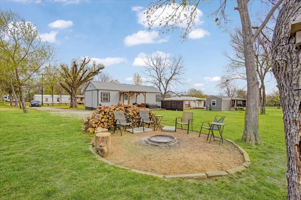 106 Red Bud Street Ravenna TX 75476