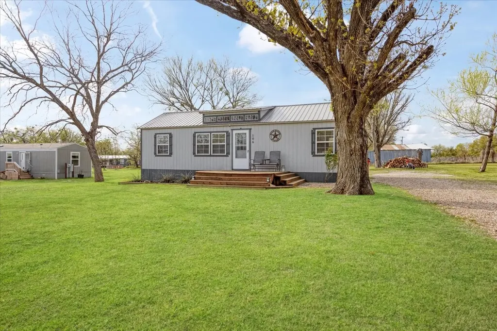 106 Red Bud Street Ravenna TX 75476