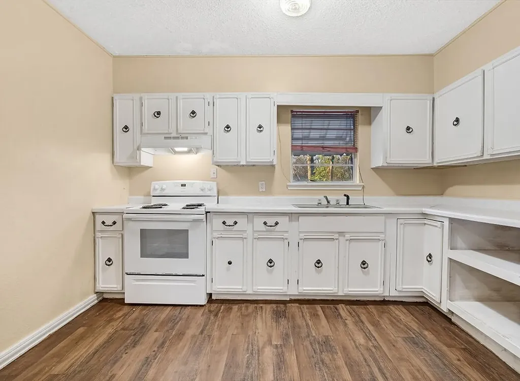 733 Arizona Avenue Wake Village TX 75501