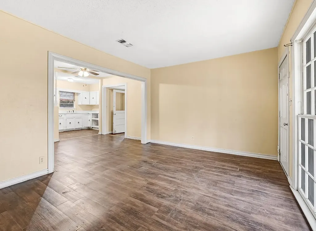 733 Arizona Avenue Wake Village TX 75501