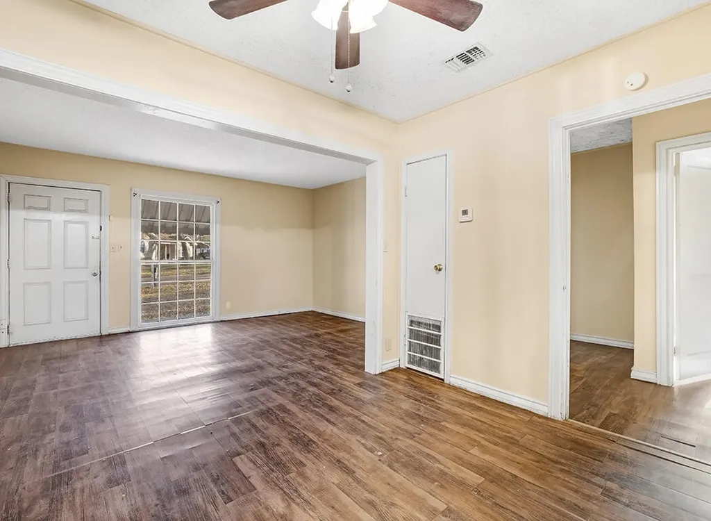 733 Arizona Avenue Wake Village TX 75501
