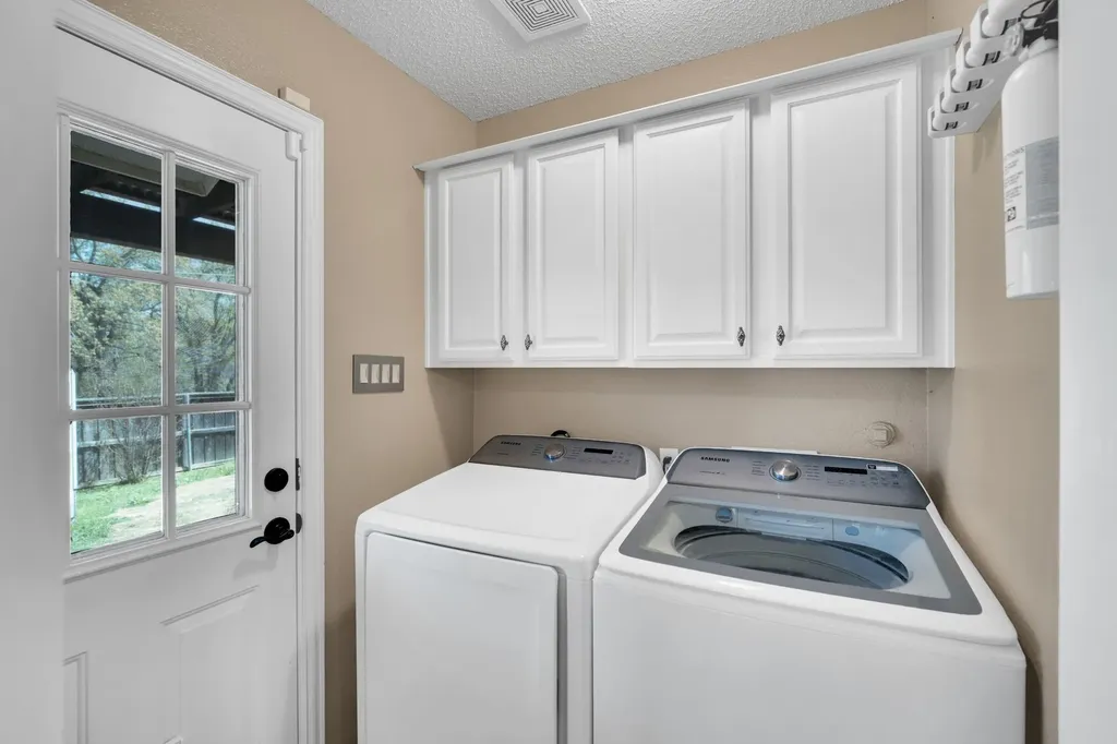 1808 Rybovich Lane Mansfield TX 76063