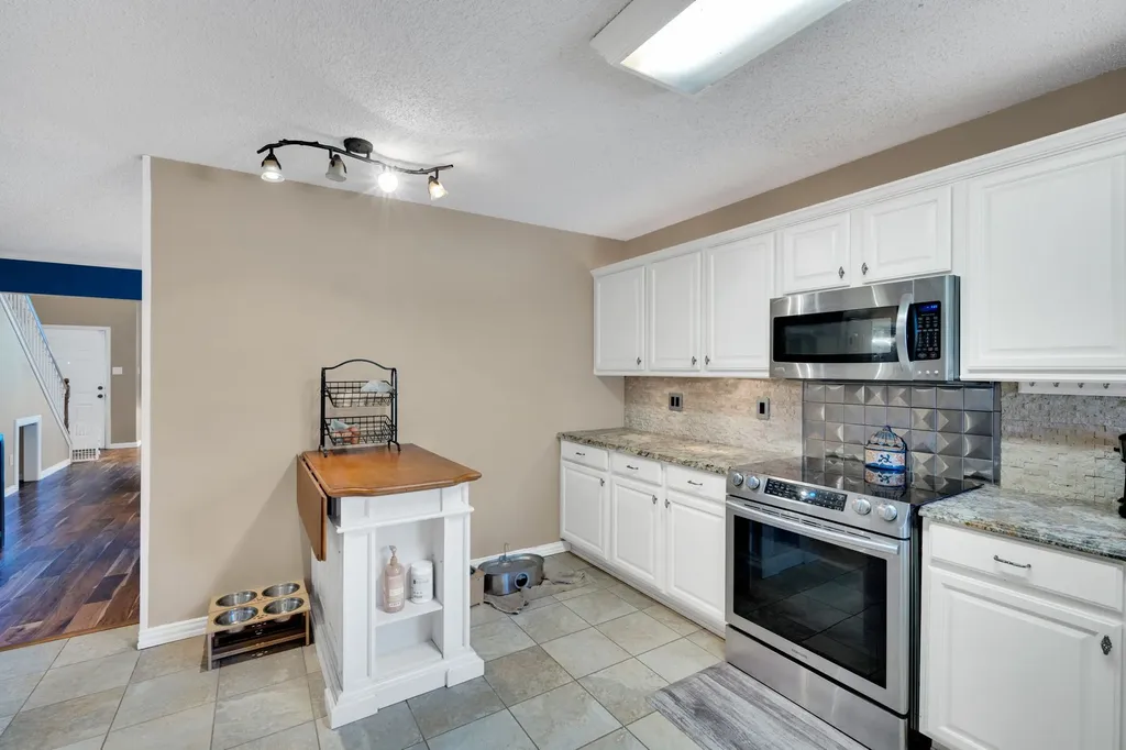 1808 Rybovich Lane Mansfield TX 76063