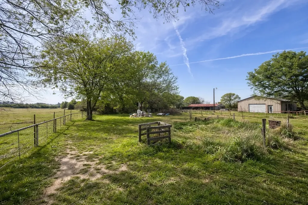 13671 Cr 2143 Kemp TX 75143