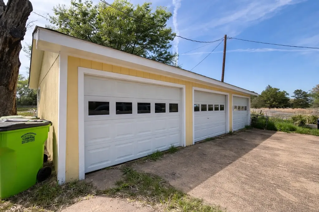 13671 Cr 2143 Kemp TX 75143