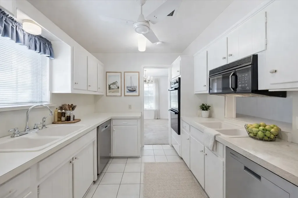 3311 Peachtree Lane Pantego TX 76013