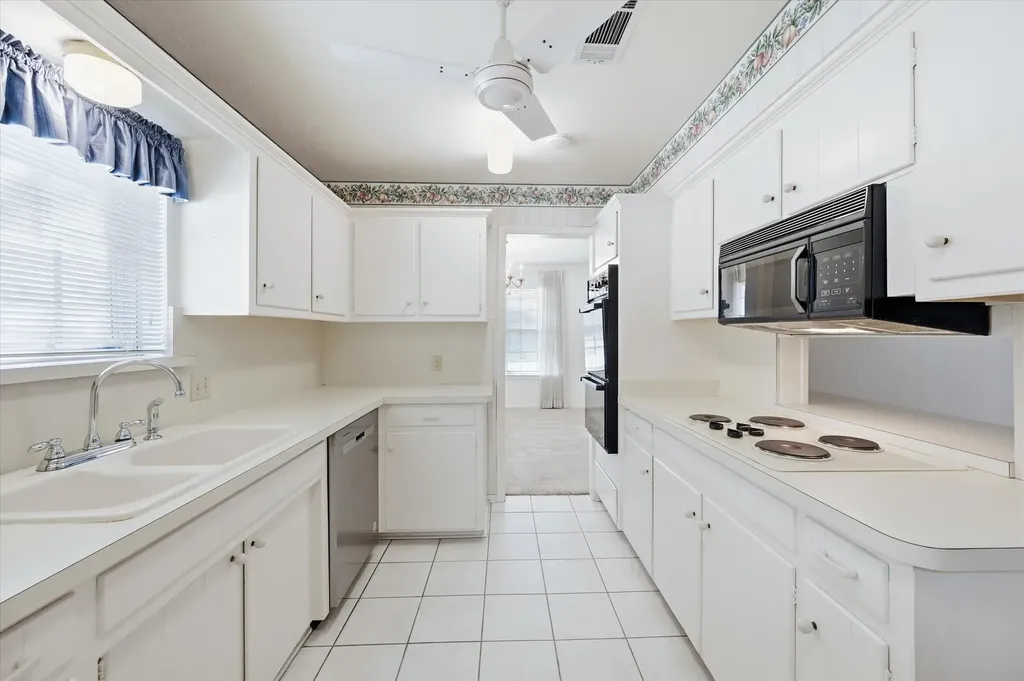 3311 Peachtree Lane Pantego TX 76013