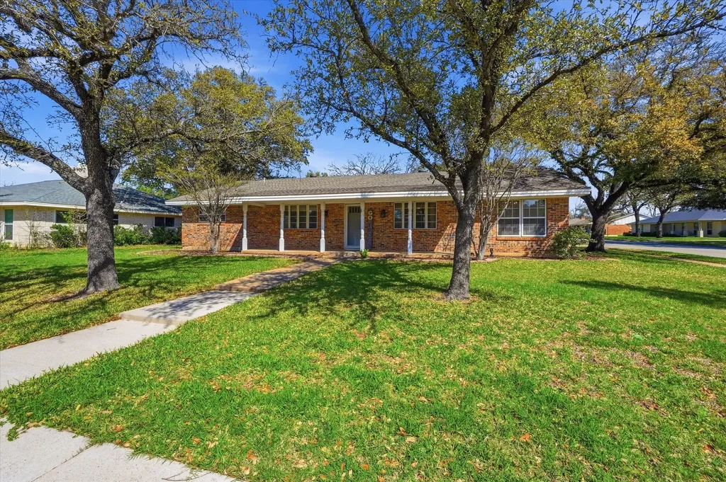 3311 Peachtree Lane Pantego TX 76013