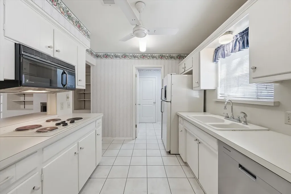 3311 Peachtree Lane Pantego TX 76013