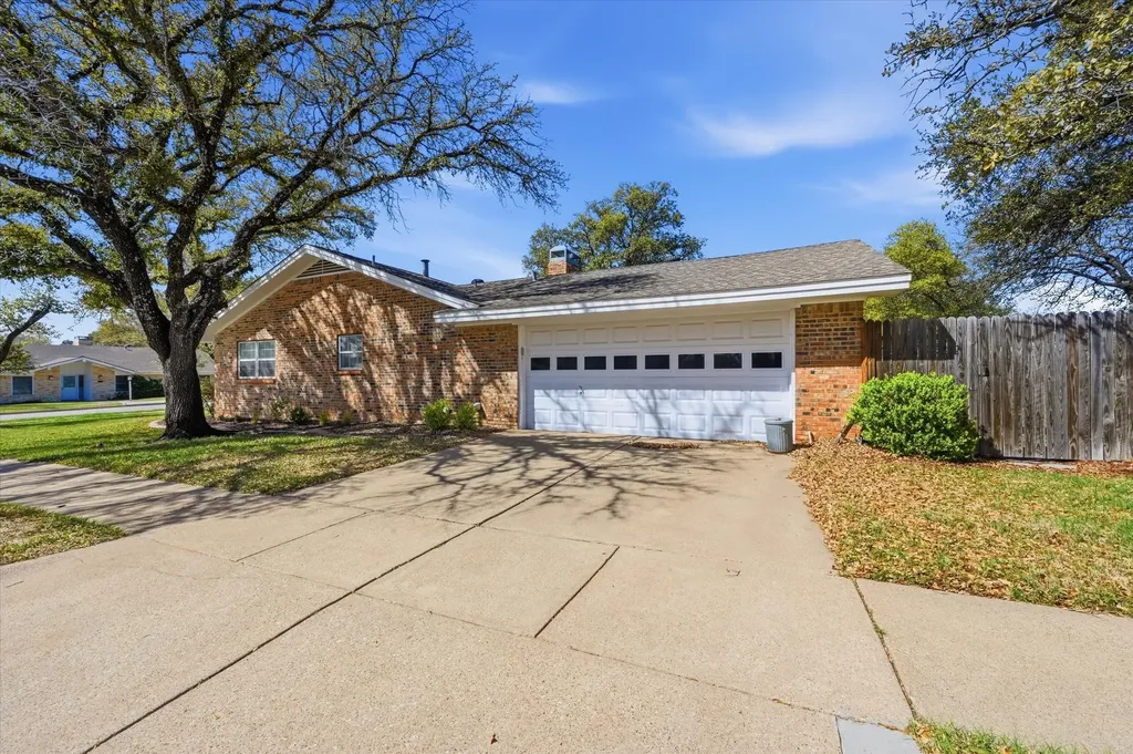 3311 Peachtree Lane Pantego TX 76013