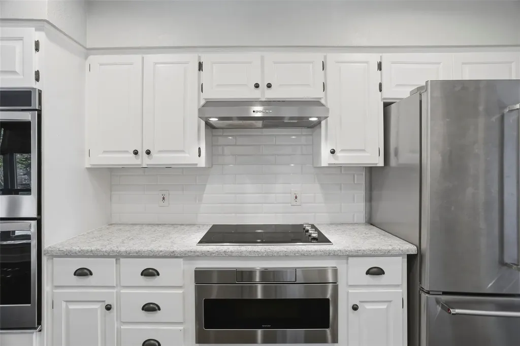 6409 Country Day Trail Benbrook TX 76132