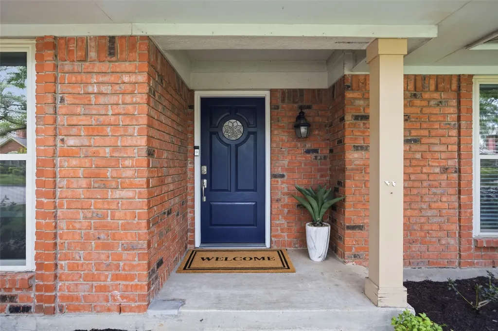 6409 Country Day Trail Benbrook TX 76132