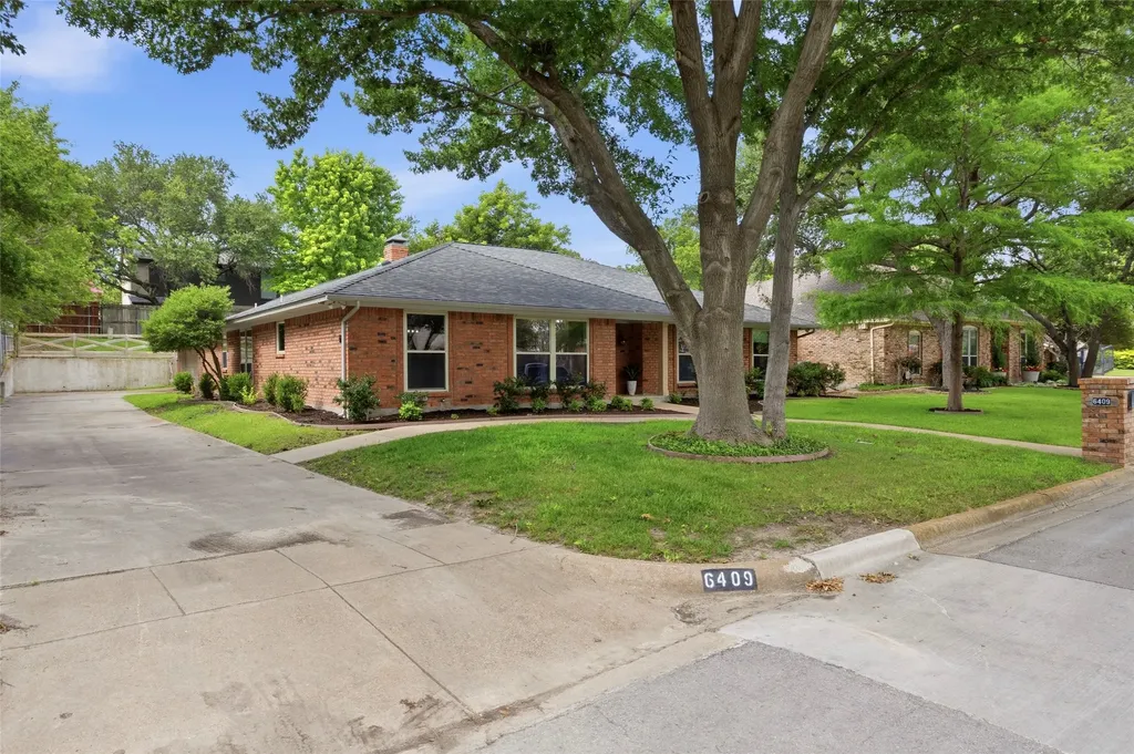 6409 Country Day Trail Benbrook TX 76132