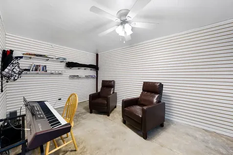 8505 W Interstate Highway 30 Cumby TX 75433