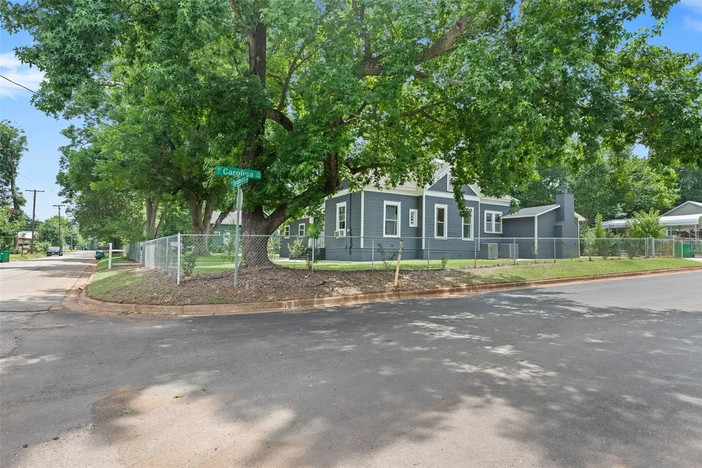 1419 N Sycamore Palestine TX 75801