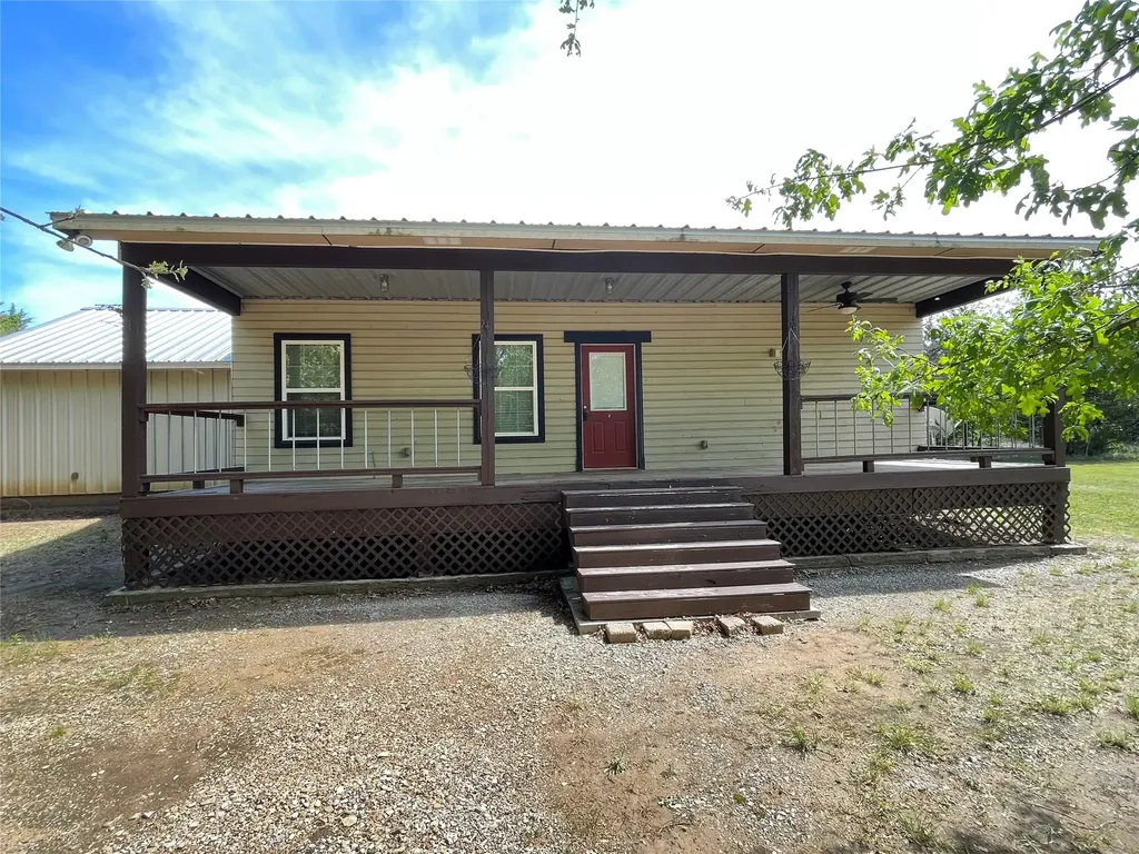 2110 County Road 1220 Savoy TX 75479