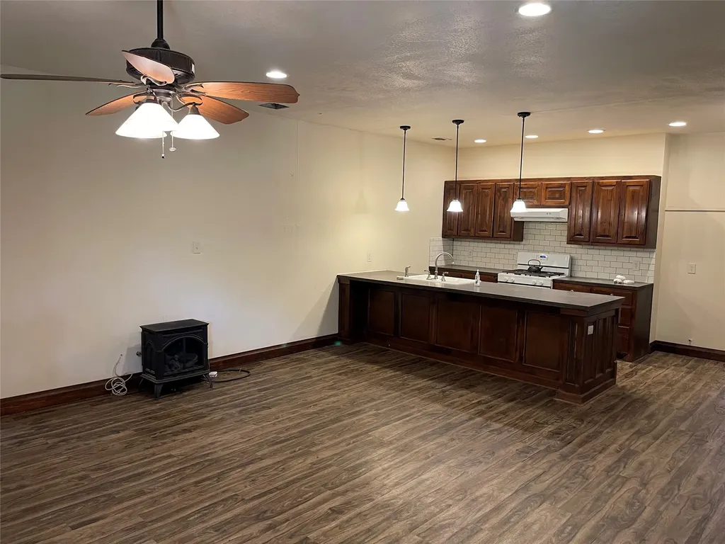 2110 County Road 1220 Savoy TX 75479