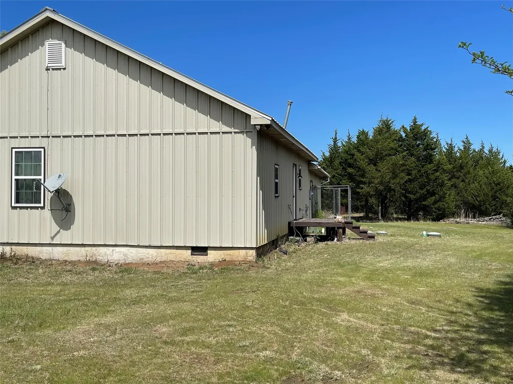 2110 County Road 1220 Savoy TX 75479