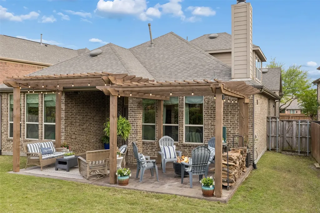 1046 Finsbury Lane Forney TX 75126