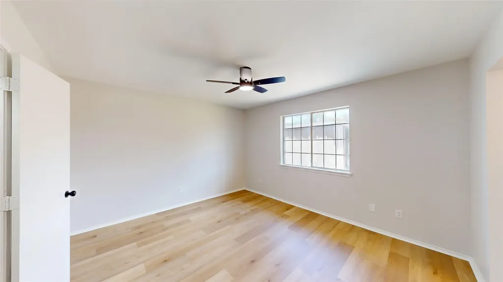 5213 Mimi Court Dallas TX 75211