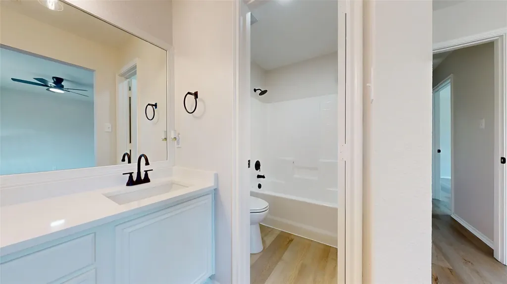 5213 Mimi Court Dallas TX 75211