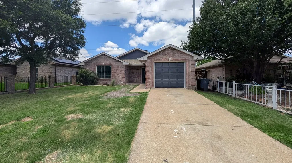 5213 Mimi Court Dallas TX 75211