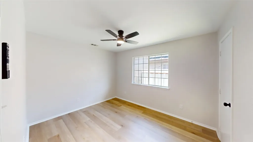 5213 Mimi Court Dallas TX 75211