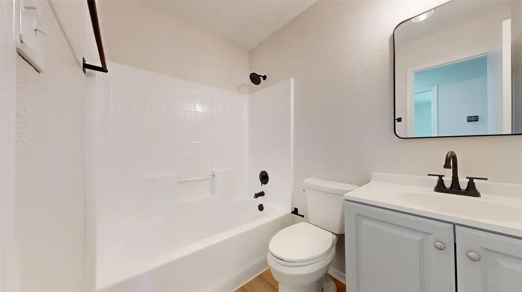 5213 Mimi Court Dallas TX 75211