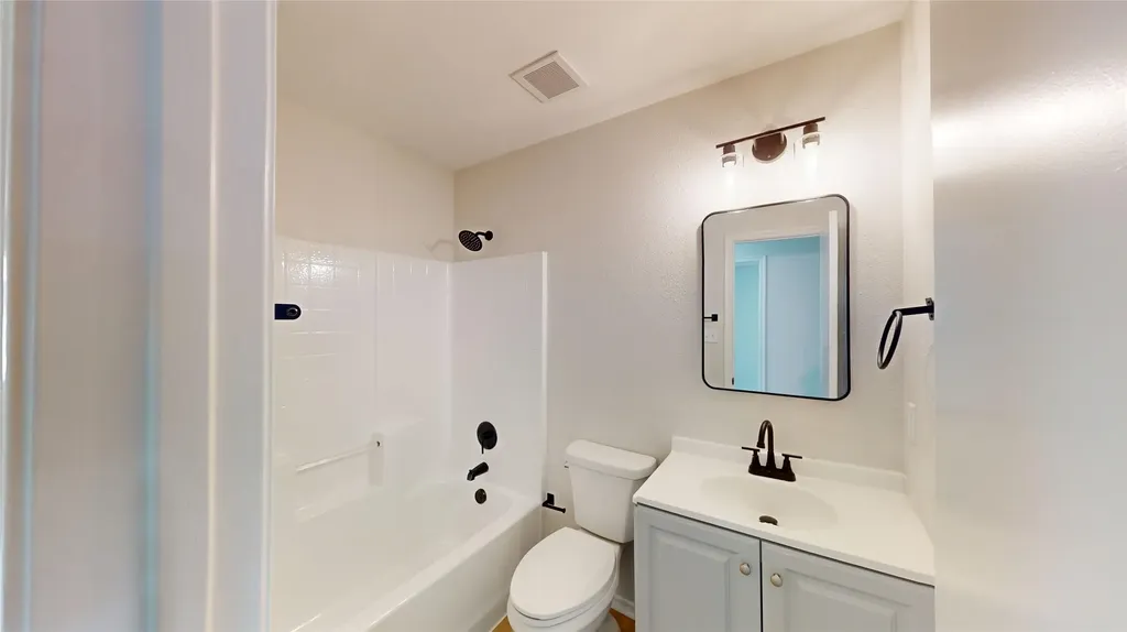5213 Mimi Court Dallas TX 75211