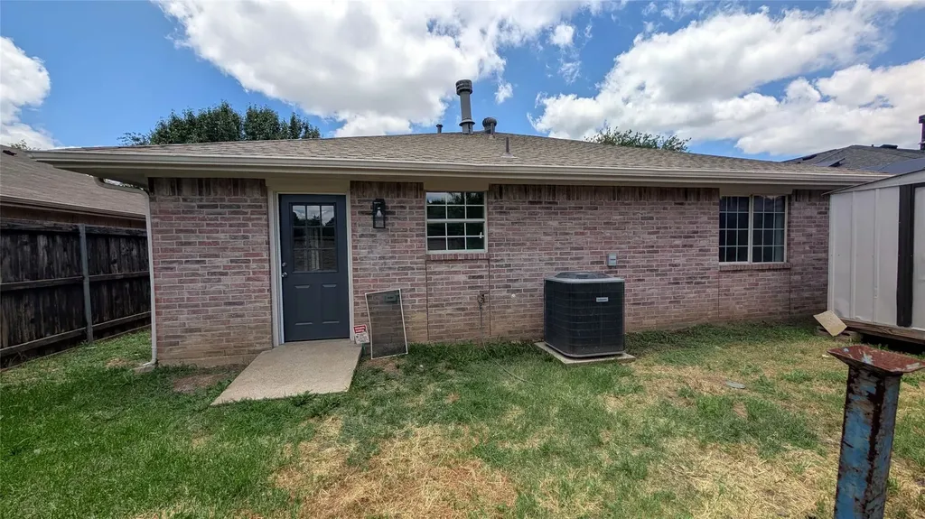 5213 Mimi Court Dallas TX 75211