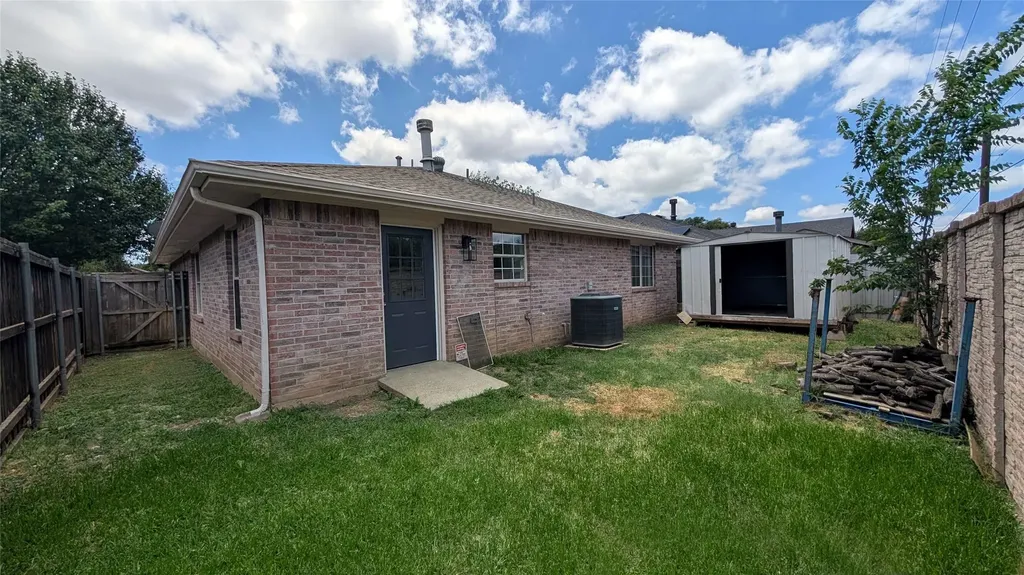 5213 Mimi Court Dallas TX 75211