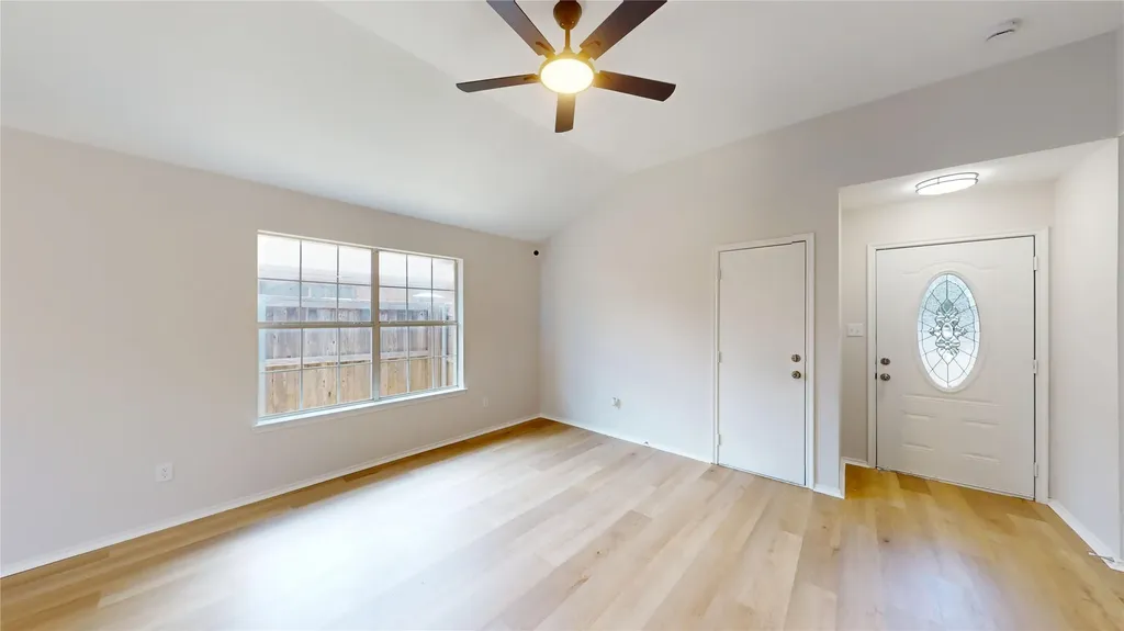 5213 Mimi Court Dallas TX 75211
