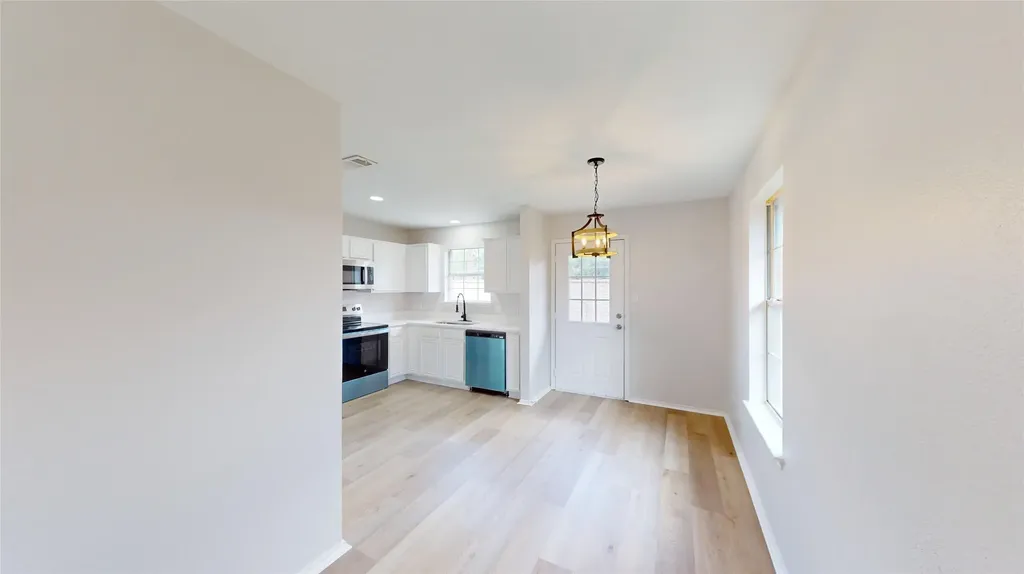 5213 Mimi Court Dallas TX 75211