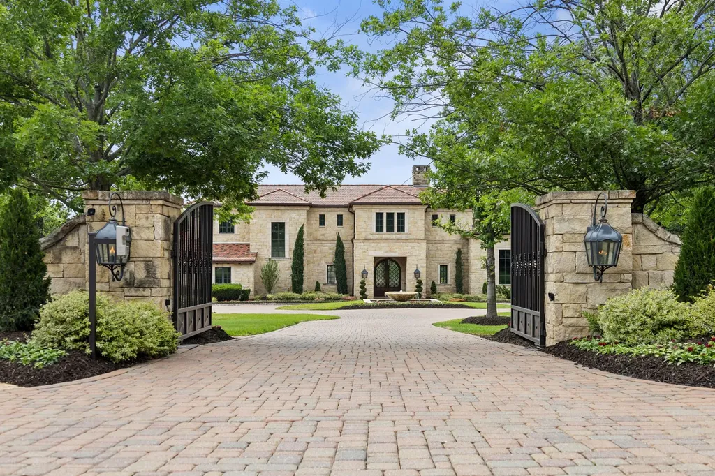 Southlake TX, 690 S Peytonville Avenue