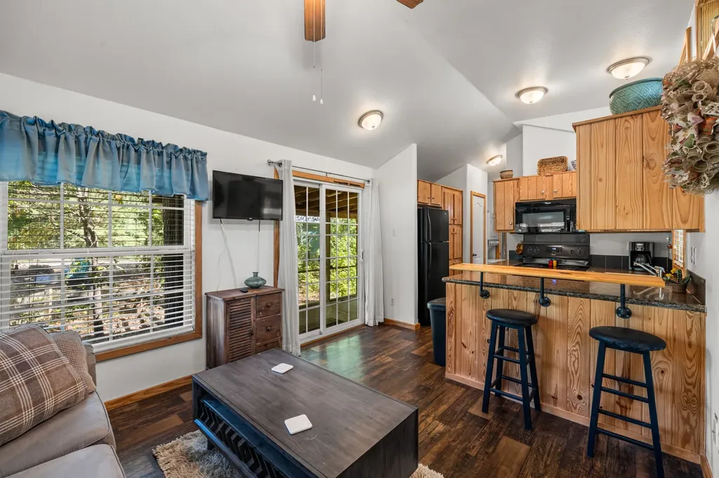 905 County Road 4914 Ben Wheeler TX 75754