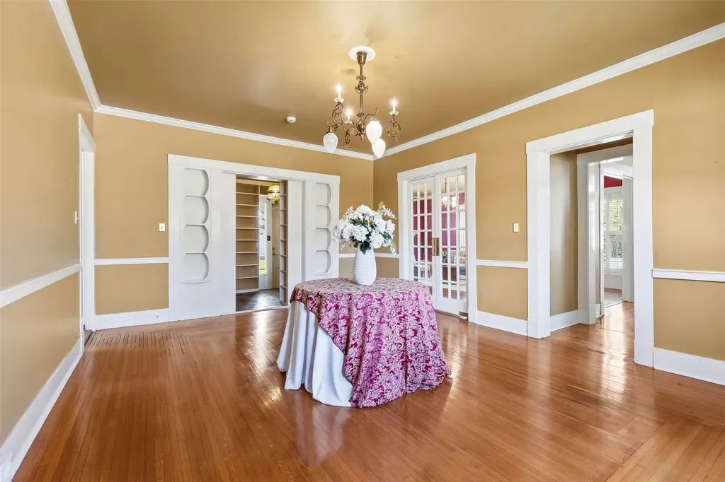 1017 N Woods Street Sherman TX 75092