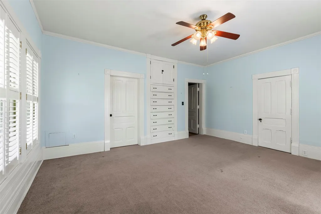 1017 N Woods Street Sherman TX 75092