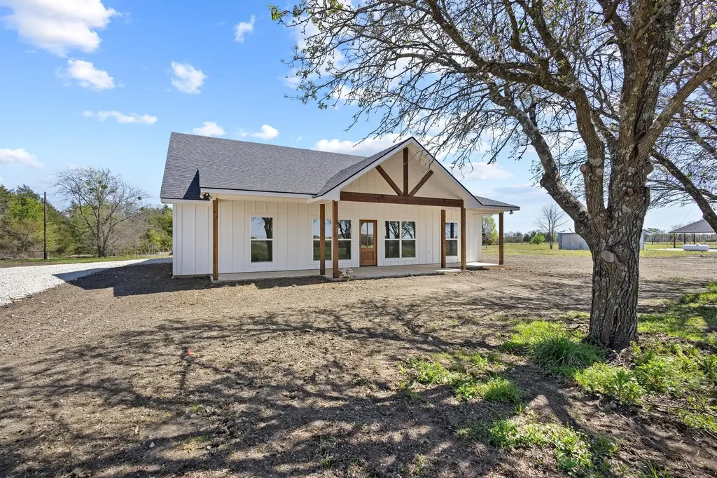 14419 Fm 1396 E Windom TX 75492