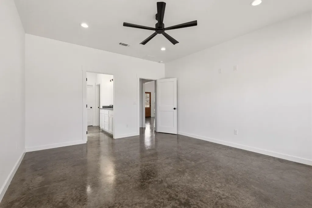 14419 Fm 1396 E Windom TX 75492