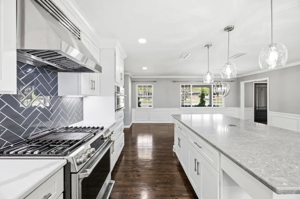 1636 W Red Bird Lane Dallas TX 75232