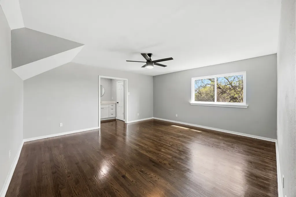 1636 W Red Bird Lane Dallas TX 75232
