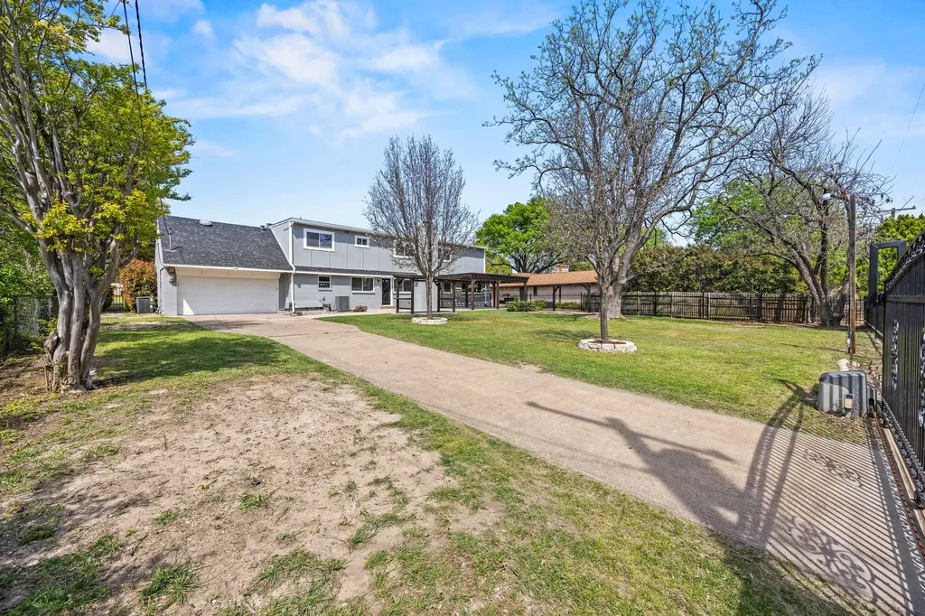1636 W Red Bird Lane Dallas TX 75232