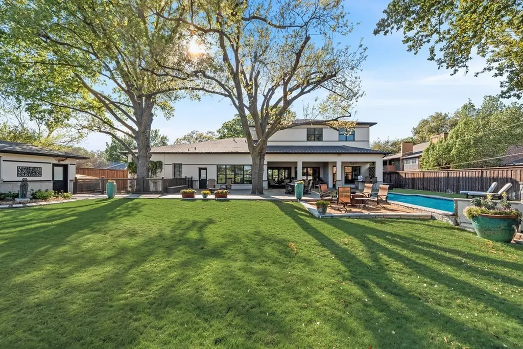 14636 Southern Pines Drive Farmers Branch TX 75234