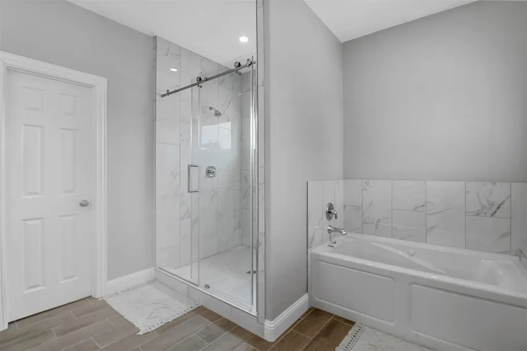 610 Parker Circle Garland TX 75040