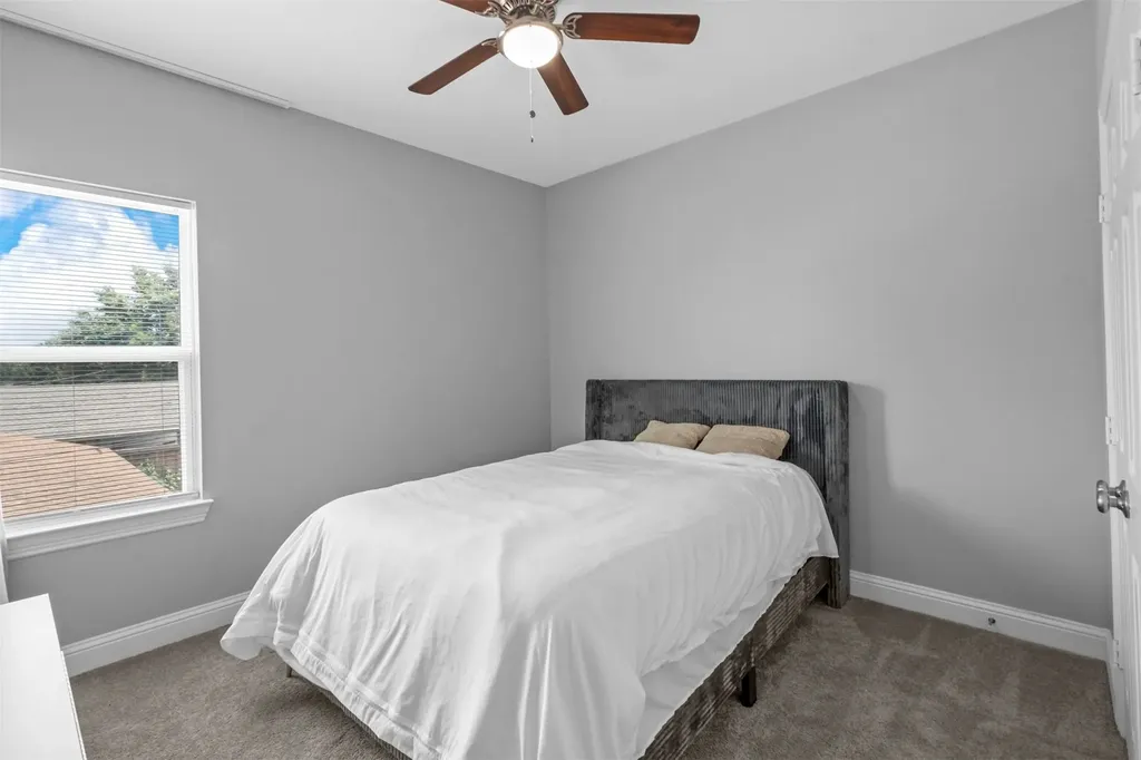 610 Parker Circle Garland TX 75040